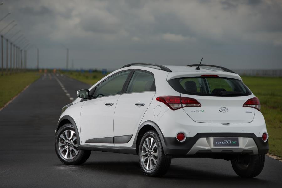  Hyundai HB20X 2015 года  (фото 3 из 25)